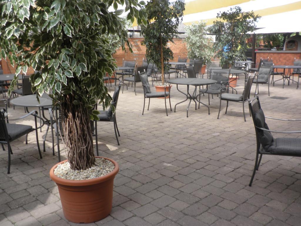 Hotel Rokoko Kosice Bagian luar foto